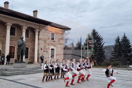 Село Ковачевци - коледна елха - светлини