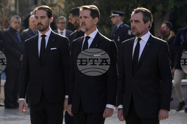 Членове на бившето гръцко кралско семейство възстановиха гражданството си и взеха фамилията Де Грес