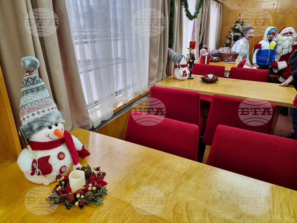 Плевен - коледен влак - Дядо Коледа