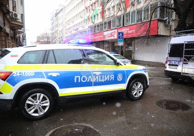 Заради получена бомбена заплаха има засилено полицейско присъствие в центъра на София