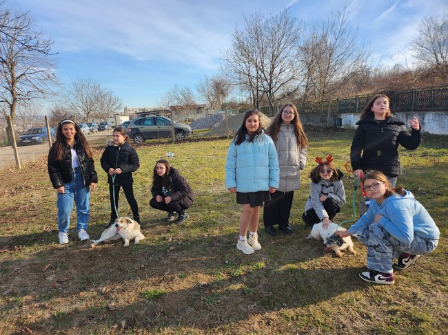 ОУ "Иван С. Тургенев" – Разград: Доброта по Коледа