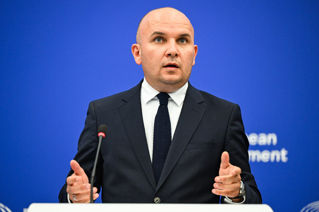 Илхан Кючюк: Къде е днес провъзгласилият се за председател ДП? Миналата година Тюркян чешма му послужи, за да похити доверието на общността... и днес вече го няма