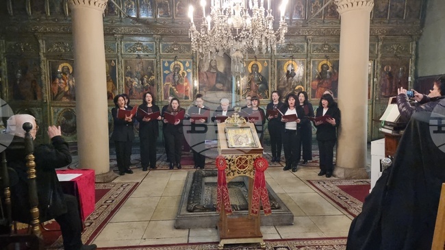 Дамски хор „Враца“ поздрави врачани с Рождественски концерт 