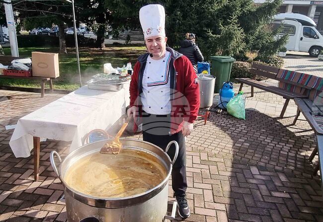 Кулинарен празник събра 126 майстори на коледни и новогодишни ястия в Димитровград
