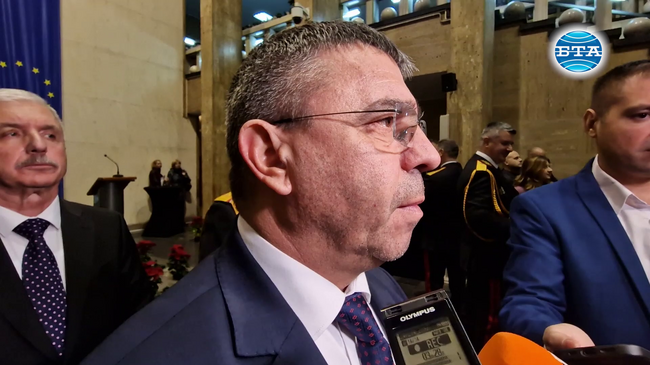 Няма място за притеснения от съкращаване на бройки в "Гранична полиция", увери министър Атанас Илков