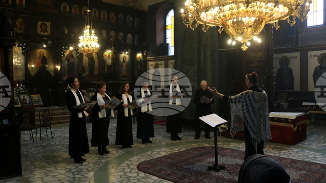 Църковният хор към храм "Св. Троица" в Добрич поздрави миряните с Рождественски концерт