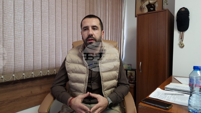 Извършва се цялостен ремонт на басейна в пернишкото училище „Алеко Константинов“ 