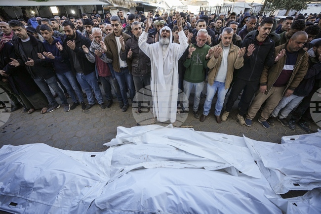 При израелски удари в ивицата Газа са убити поне 30 души 