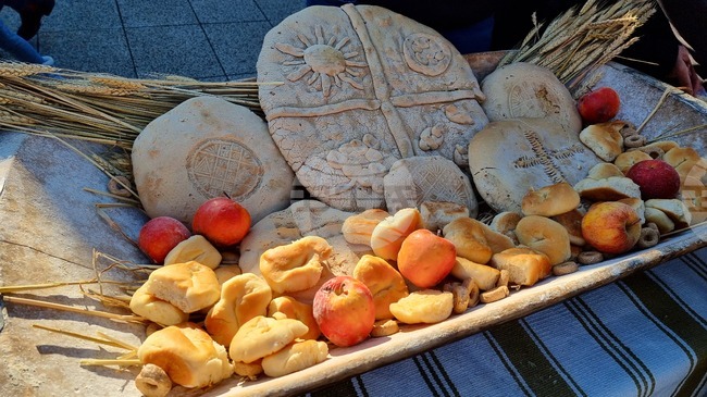 Празникът на хляба събра на площада във Враца гости и жители на града