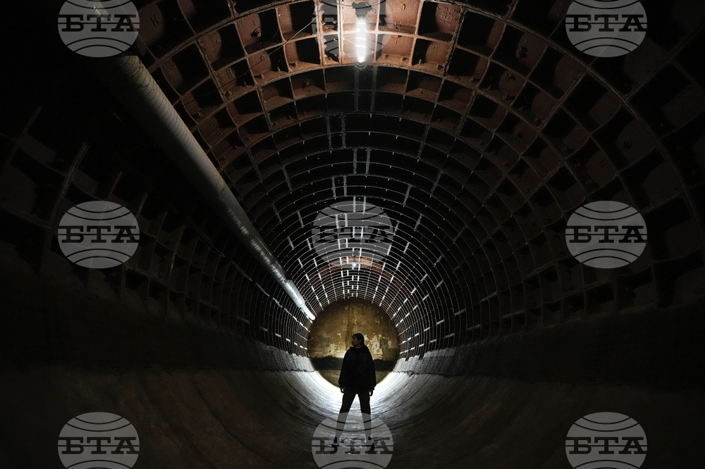 Фотограф от руския гр. Перм бе осъден на 16 г. затвор за това, че е дал на американец книга за съветските бункери