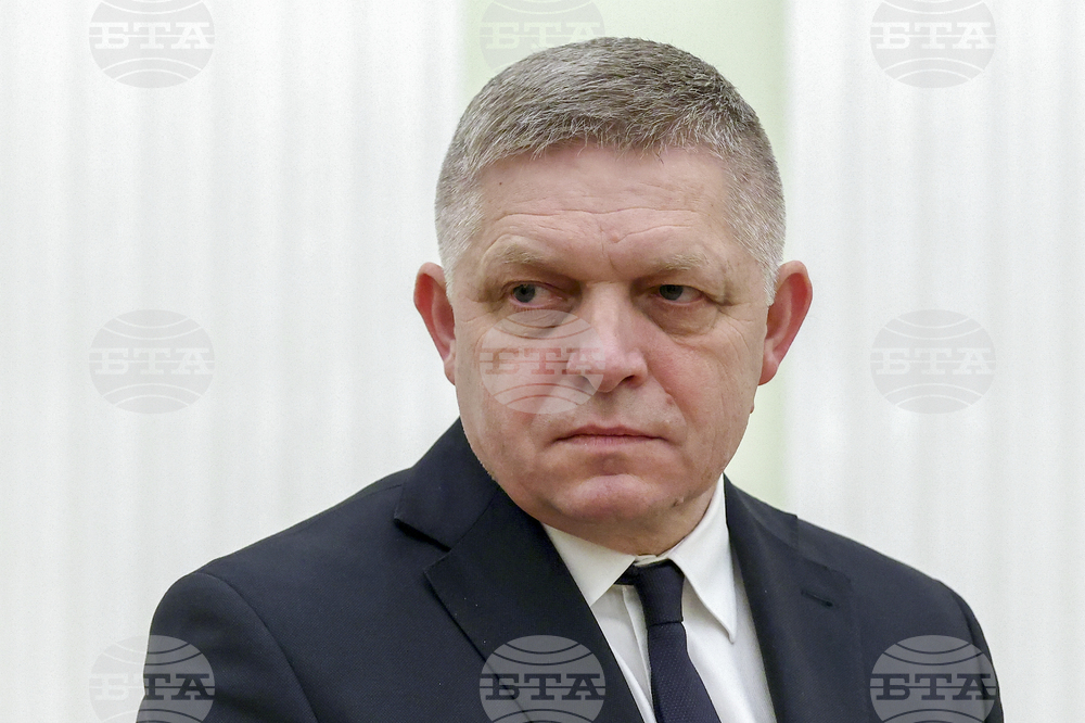 ТАСР: Президентът на Словакия сбърка, като не реагира на отказа на ученик да се ръкува с него, заяви Роберт Фицо