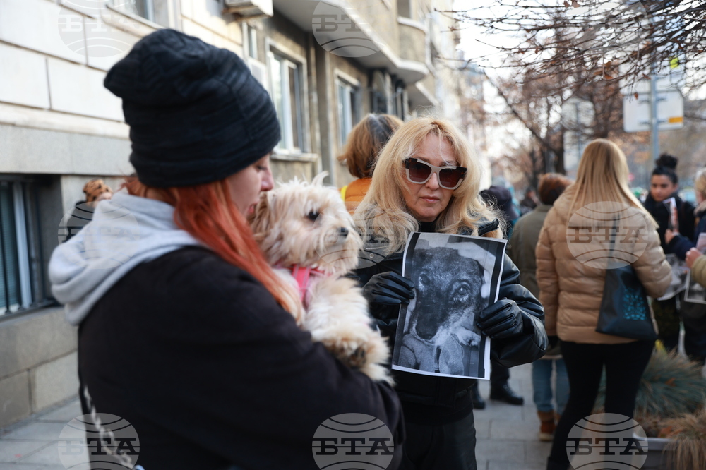 Столична община - доброволци - протест