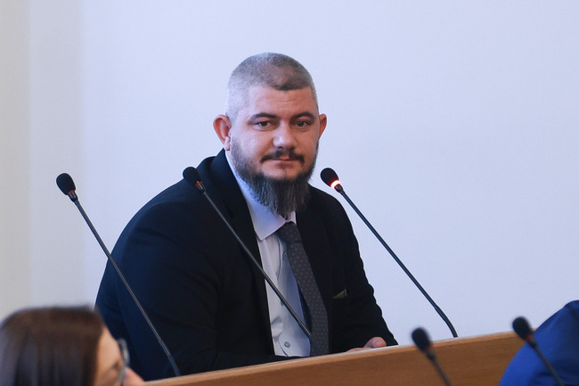 Столичният общински съвет избра Александър Иванов за временно изпълняващ длъжността кмет на район „Искър“
