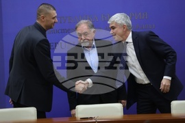 Министерство на енергетиката - договор - подписване