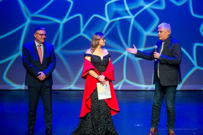 Българският център за култура и наследство в Сиатъл публикува пълен запис на коледния концерт „Нарисувай ми песен“