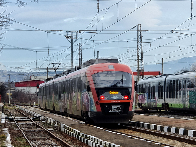 КЗК образува открито производство срещу НКЖИ заради решение за модернизация на железопътната линия Видин - София