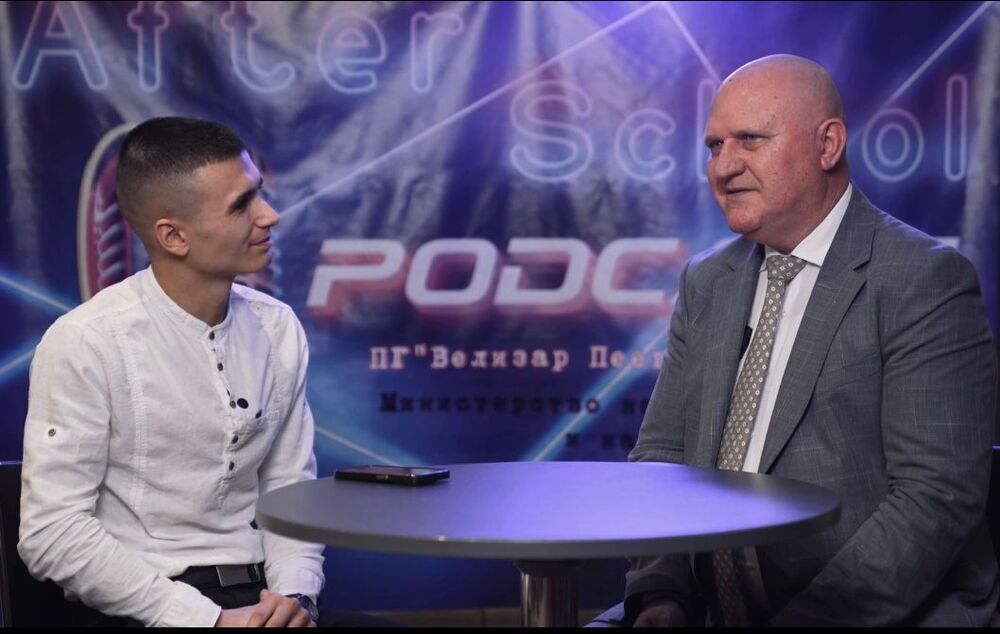 МОН: Министър Галин Цоков беше гост на ученически подкаст