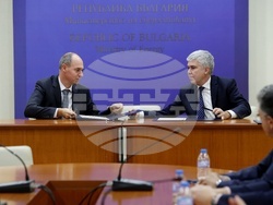 Министерство на енергетиката - договор - подписване