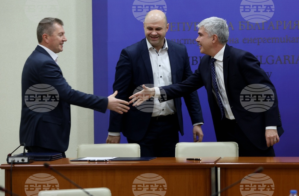 Министерство на енергетиката - договор - подписване
