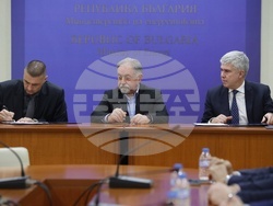 Министерство на енергетиката - договор - подписване