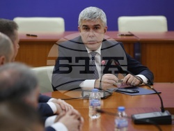 Министерство на енергетиката - договор - подписване