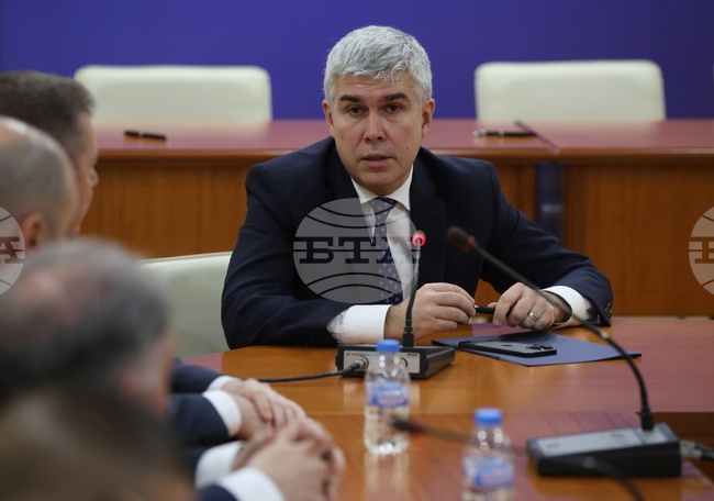 Energy Minister Meets Regulators and Distributors to Address Winter Power Outages