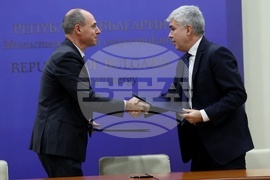 Министерство на енергетиката - договор - подписване
