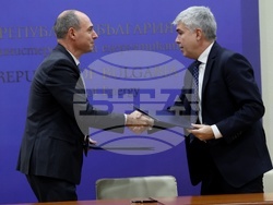 Министерство на енергетиката - договор - подписване