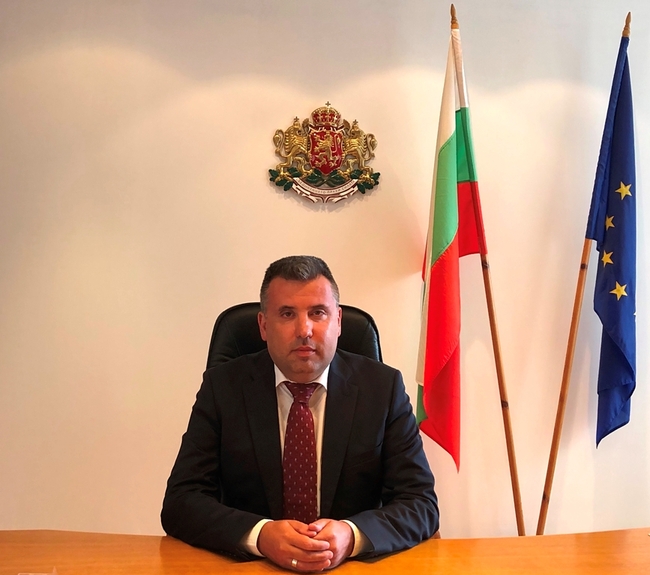 Поздравление от областния управител на област Смолян Захари Сираков по случай Коледните и Новогодишни празници