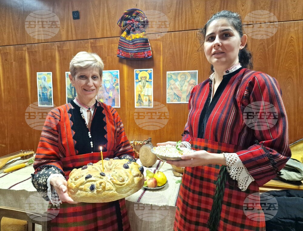 В Хасковския край свещта, недогоряла от питката в чест на св. Варвара, се пали отново на Бъдни вечер