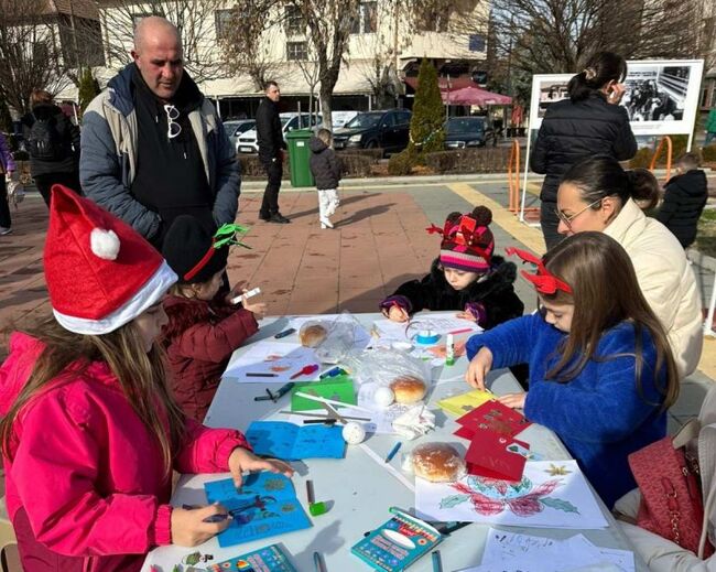 Община Момчилград: Детска арт-работилница внесе празнично настроение в града