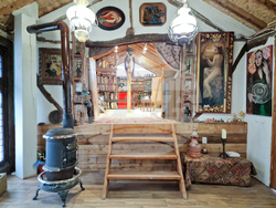 Село Ново село - Първи частен музей на изкуството и порцелана