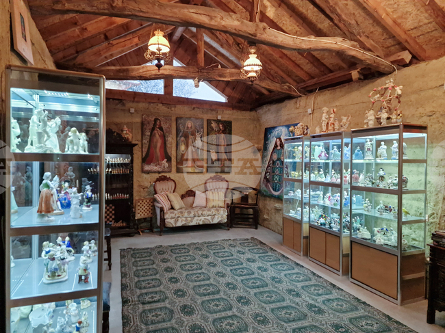 Село Ново село - Първи частен музей на изкуството и порцелана