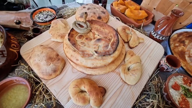 Традициите по отбелязването на Бъдни вечер се спазват и днес в брезнишкото село Долна Секирна