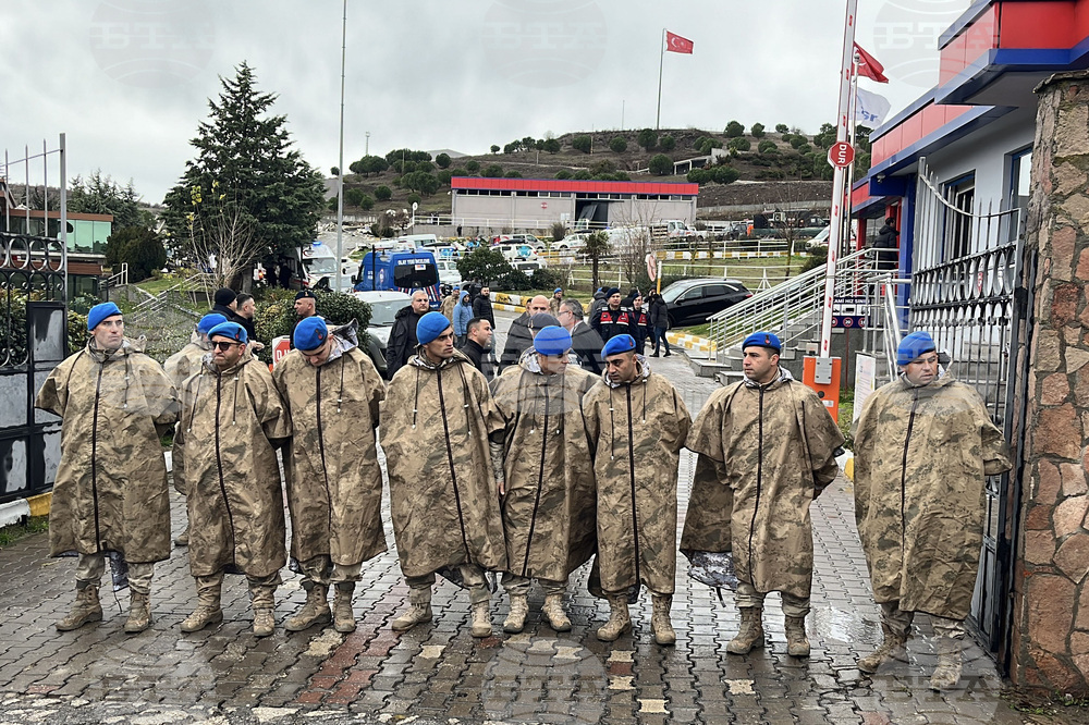 Турските власти арестуваха 10 души във връзка със смъртоносната експлозия вчера в завод за експлозиви
