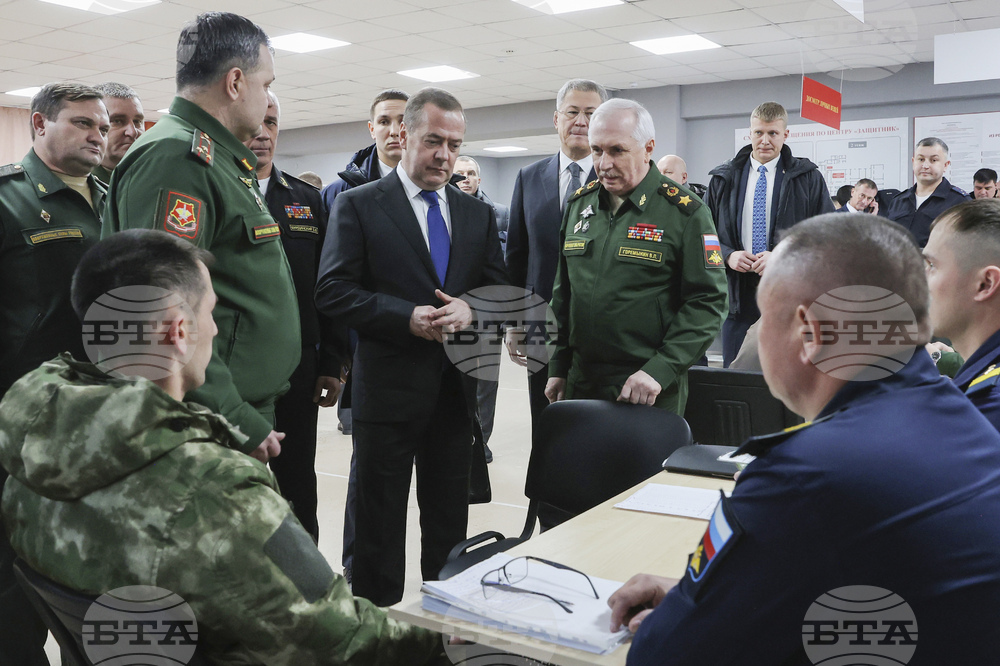 Около 450 000 души са подписали договори за служба в руската армия през 2024 г., съобщи Дмитрий Медведев