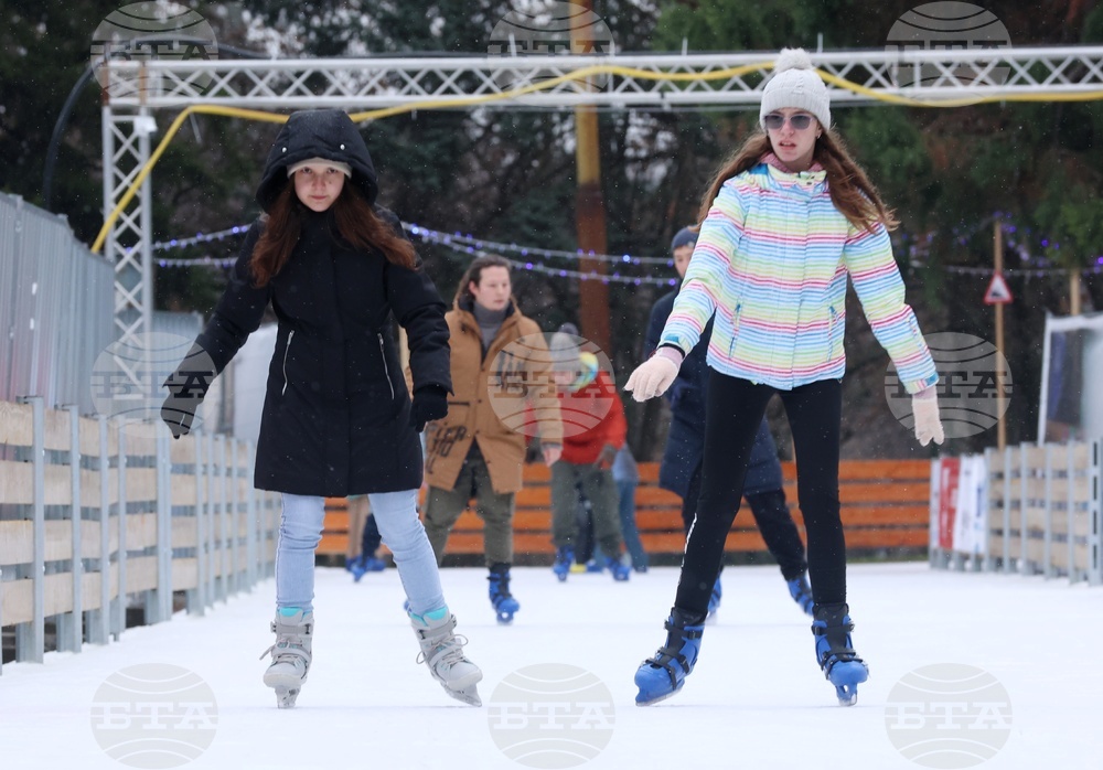 Четири ледени пързалки предлагат зимно забавление и спорт на открито за малки и големи в София