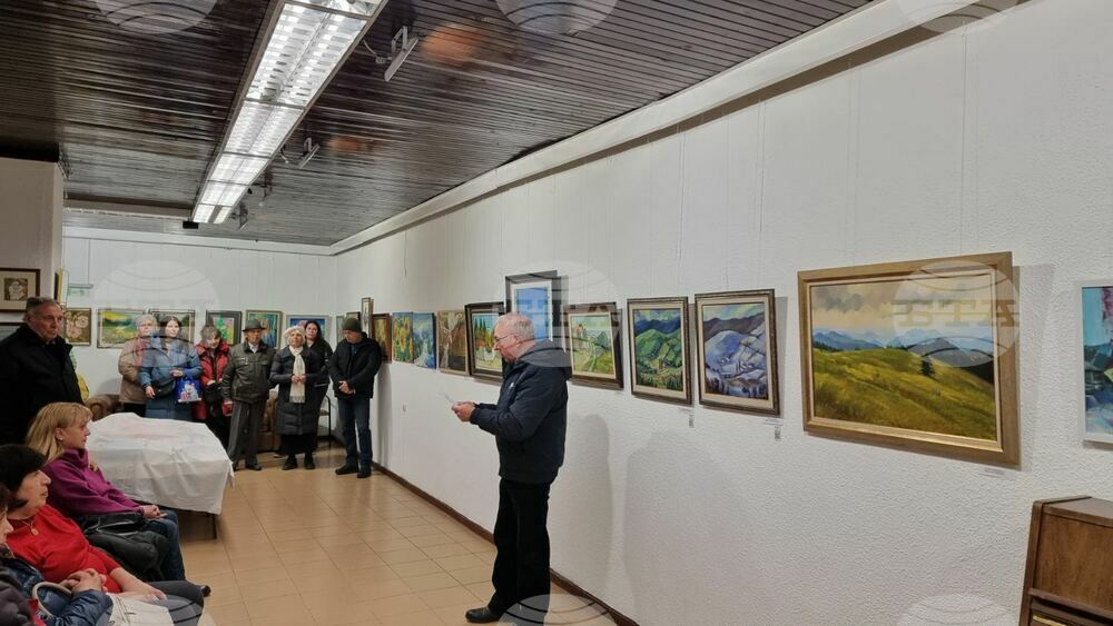 Смолянски художници представят Коледно-новогодишна изложба „Зима `24“