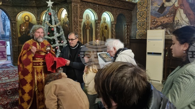 Животът на човечеството е търсене на нещо по-добро, по-светло, по-възвишено и по-топло, каза за празника в Търговище отец Славчо Проданов 