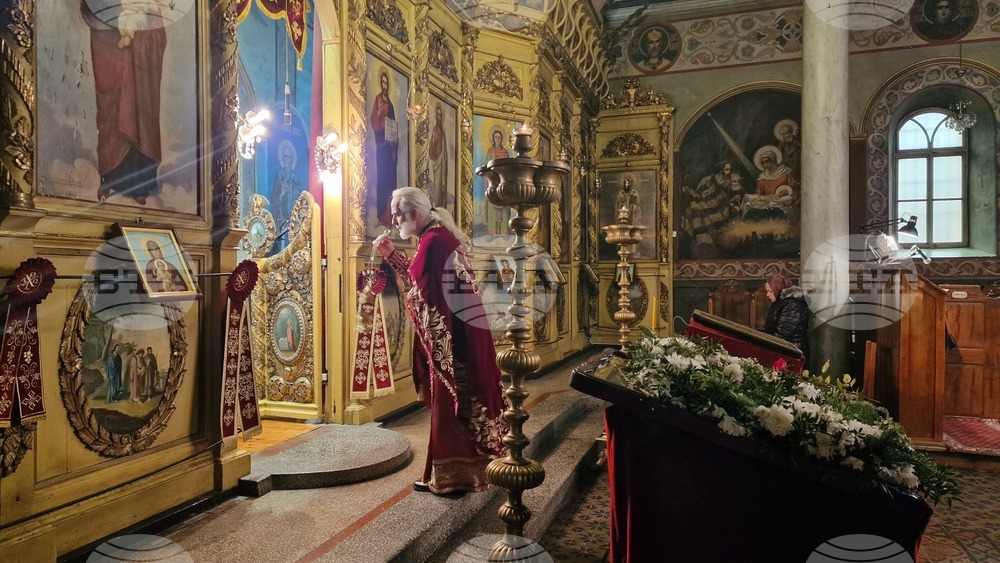 Разград - храм "Св. Николай Мирликийски Чудотворец" - Рождество Христово