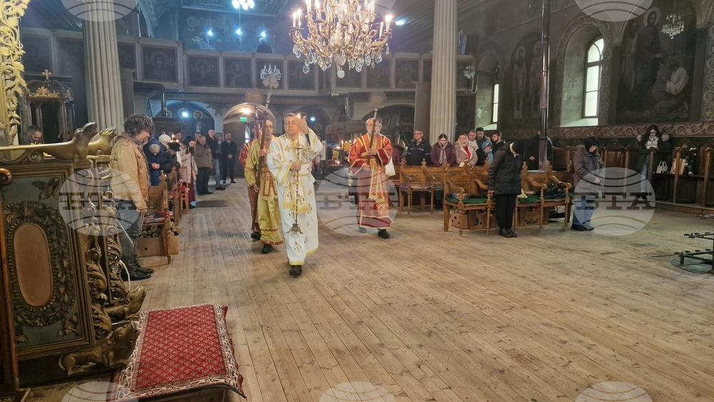 Разград - храм "Св. Николай Мирликийски Чудотворец" - Рождество Христово