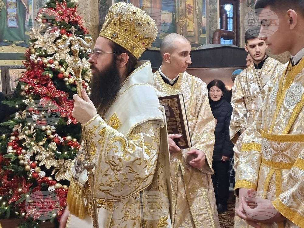 Сливен - Рождество Христово - митрополит Арсений - празнична литургия