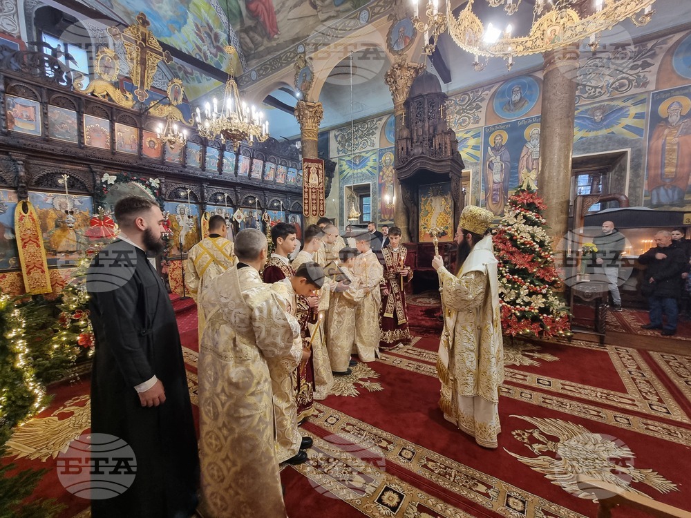 Сливен - Рождество Христово - митрополит Арсений - празнична литургия