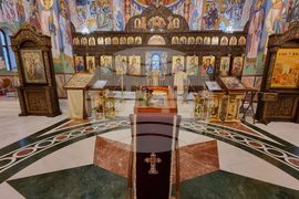 Ловеч - храм „Св. св. Кирил и Методий“ - Рождество Христово - света литургия