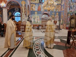 Ловеч - храм „Св. св. Кирил и Методий“ - Рождество Христово - света литургия