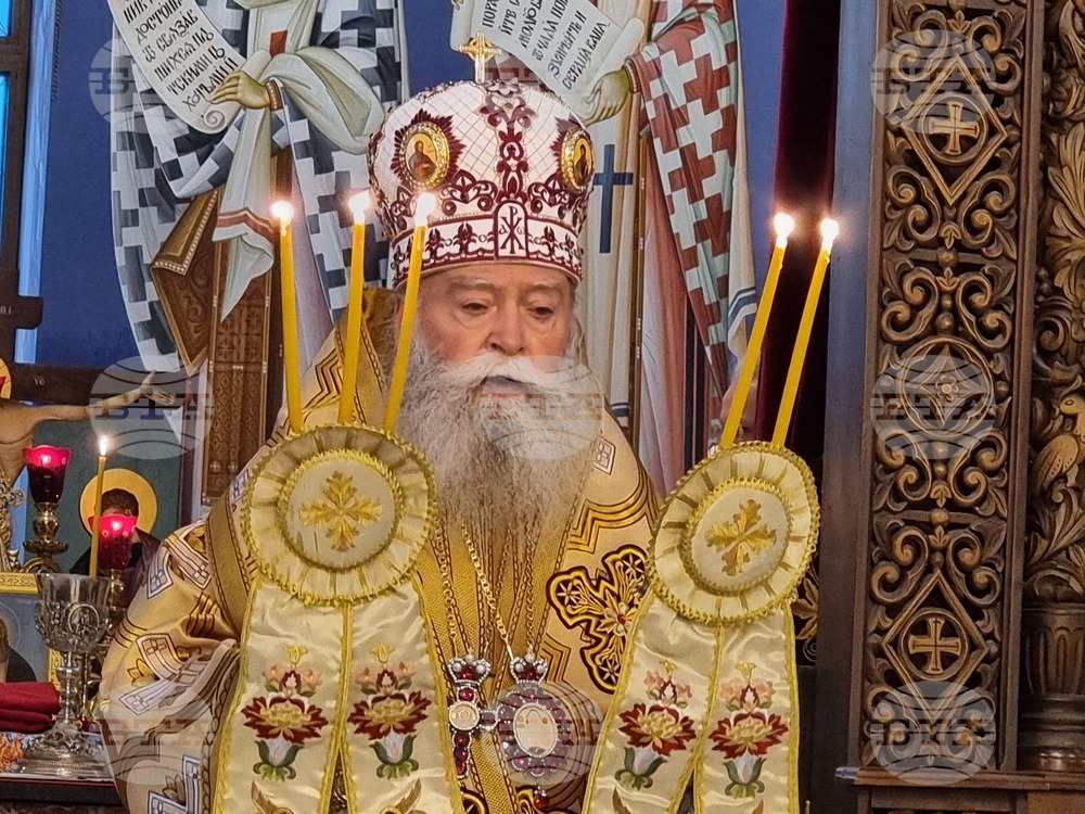 Ловчанският митрополит Гавриил на 75: В живата връзка с Иисус Христос намираме така желаното блаженство – щастието