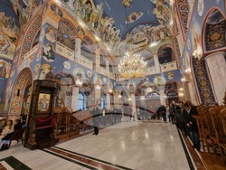 Ловеч - храм „Св. св. Кирил и Методий“ - Рождество Христово - света литургия