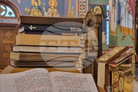 Ловеч - храм „Св. св. Кирил и Методий“ - Рождество Христово - света литургия