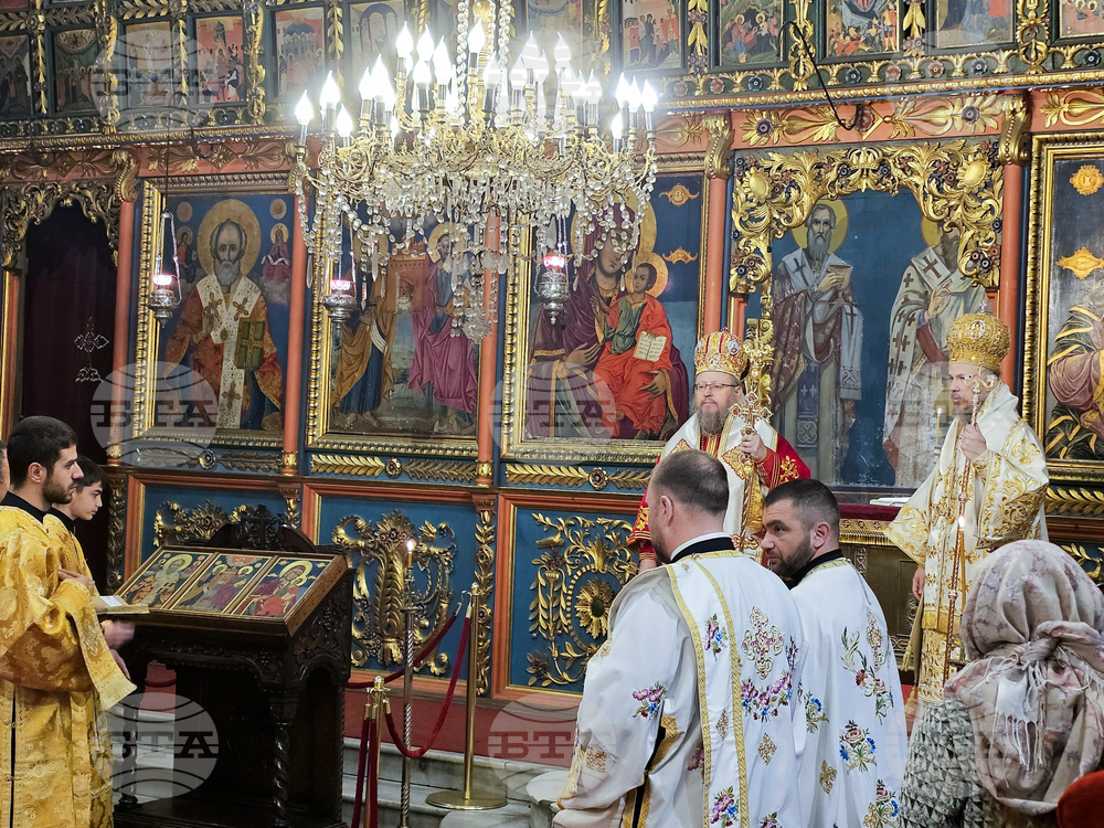 Русе - храм „Света Троица” - митрополит Наум - Рождество Христово