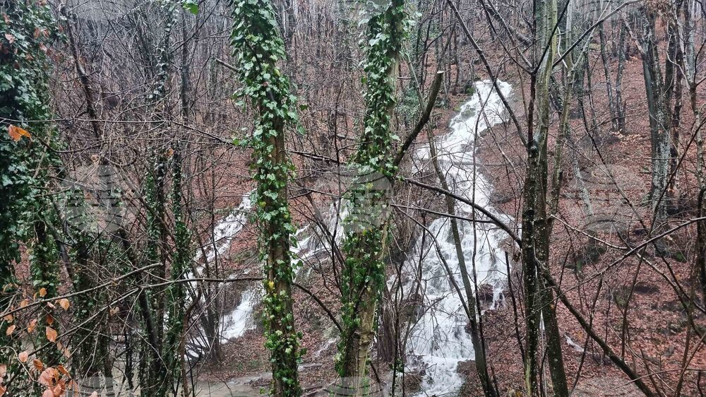 Село Стража - водопад - пълноводие